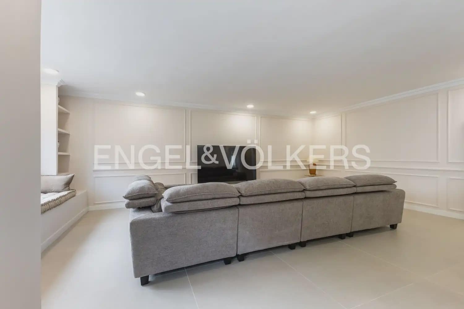 4 sovrum Lägenhet att hyra i Valencia stad med garage - 3 400 € (Ref: 10172471)