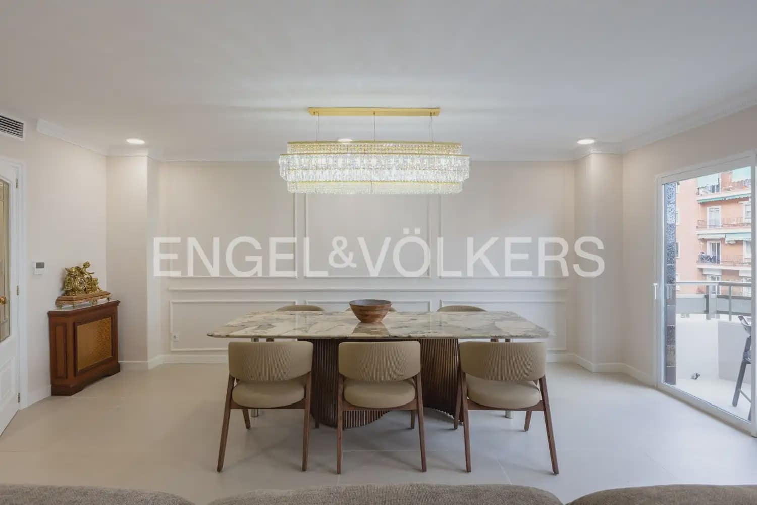 4 sovrum Lägenhet att hyra i Valencia stad med garage - 3 400 € (Ref: 10172471)