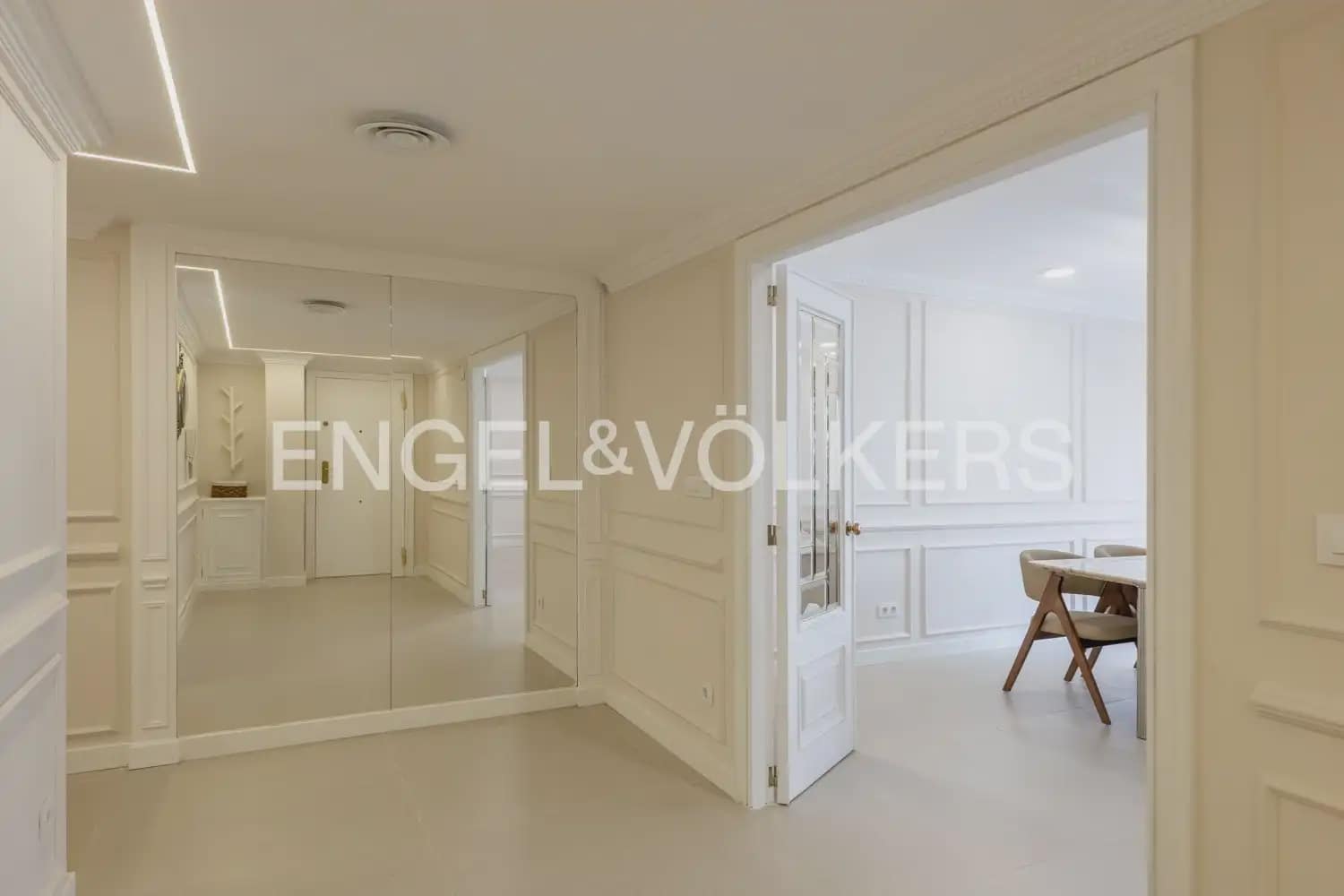 4 sovrum Lägenhet att hyra i Valencia stad med garage - 3 400 € (Ref: 10172471)