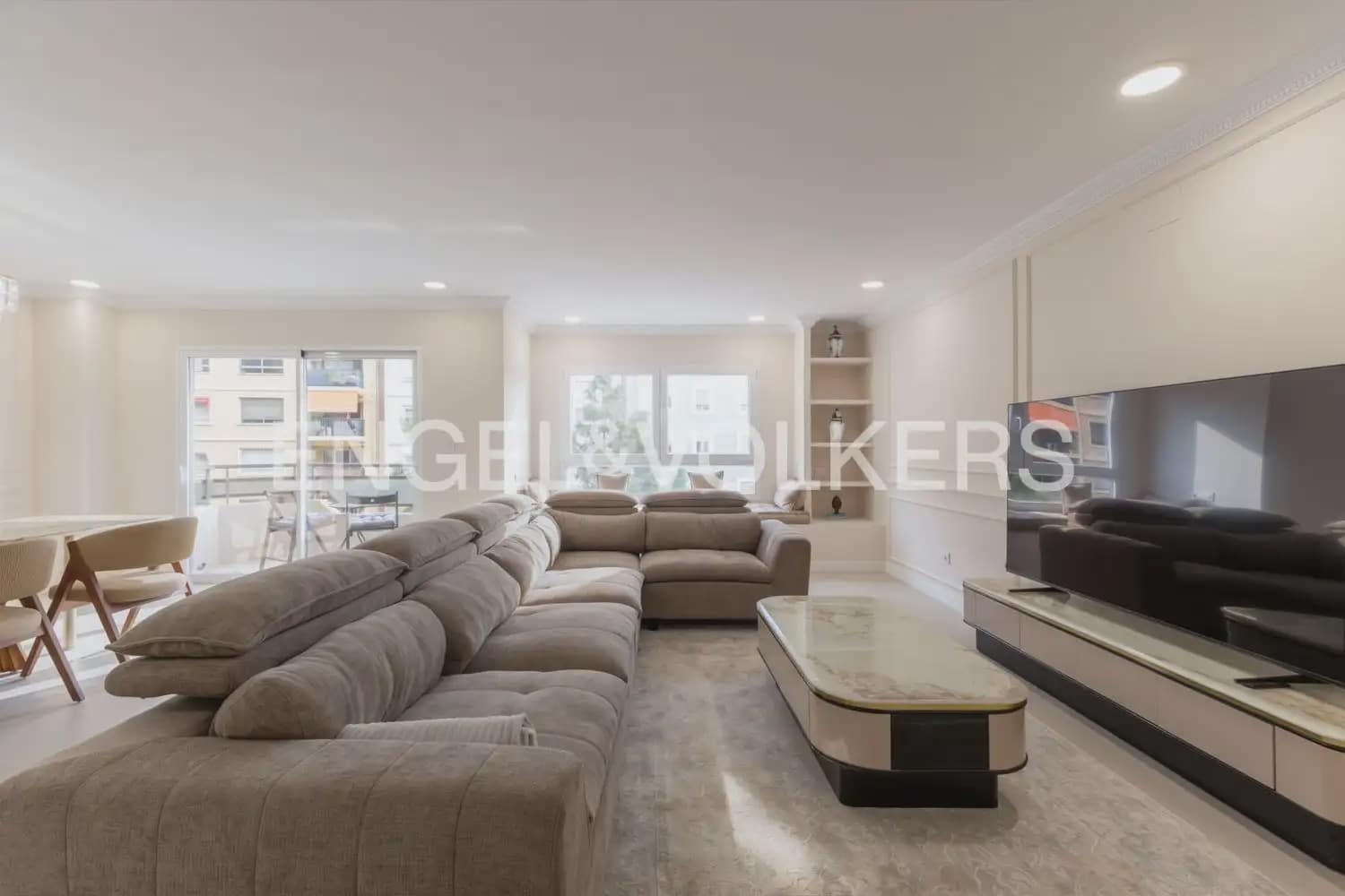 4 sovrum Lägenhet att hyra i Valencia stad med garage - 3 400 € (Ref: 10172471)