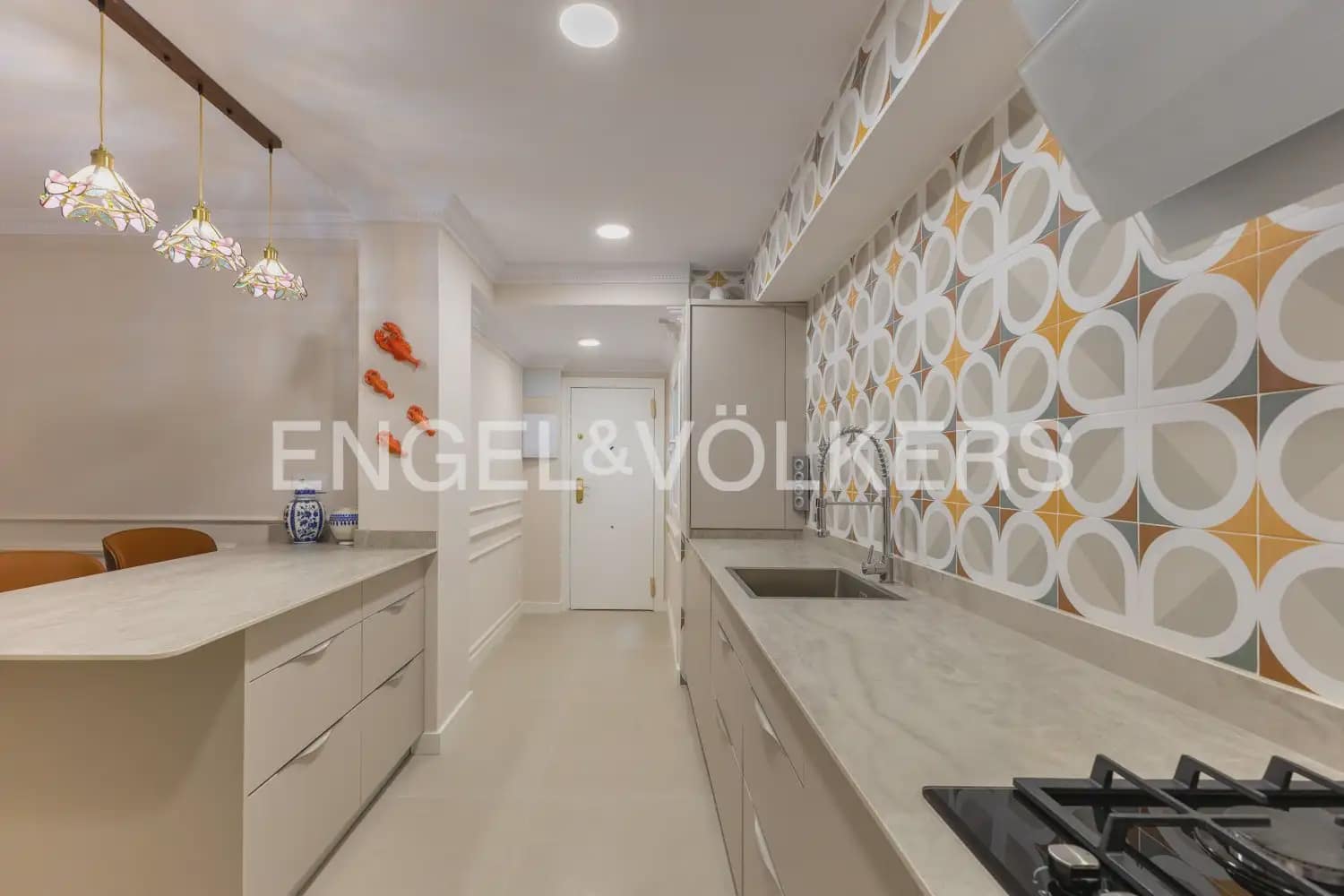 4 sovrum Lägenhet att hyra i Valencia stad med garage - 3 400 € (Ref: 10172471)