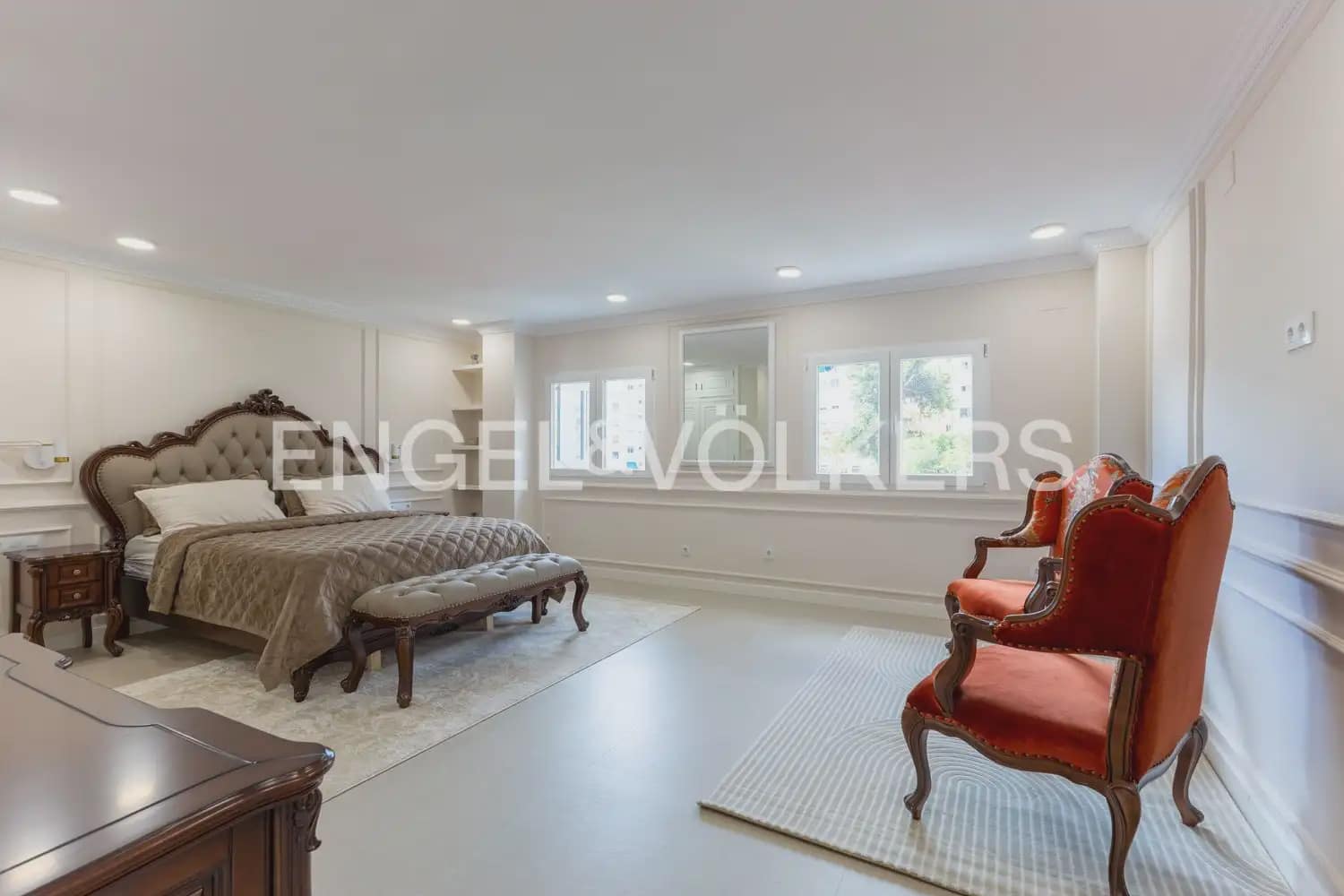4 sovrum Lägenhet att hyra i Valencia stad med garage - 3 400 € (Ref: 10172471)
