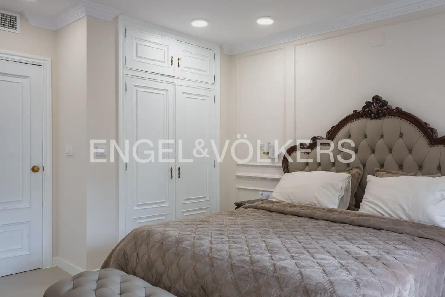 4 sovrum Lägenhet att hyra i Valencia stad med garage - 3 400 € (Ref: 10172471)