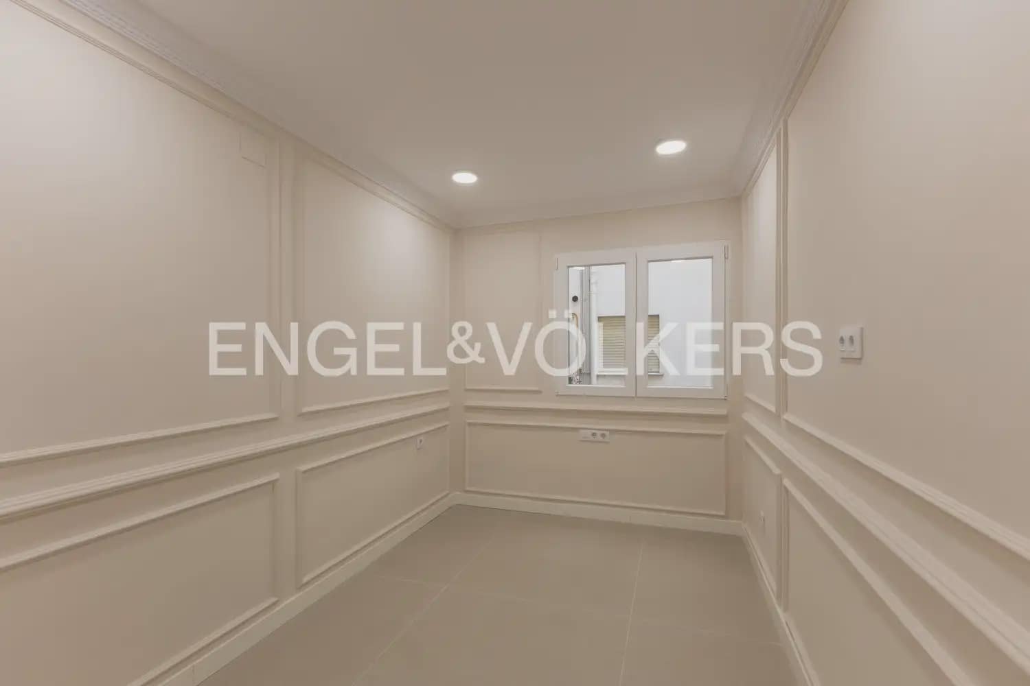 4 sovrum Lägenhet att hyra i Valencia stad med garage - 3 400 € (Ref: 10172471)