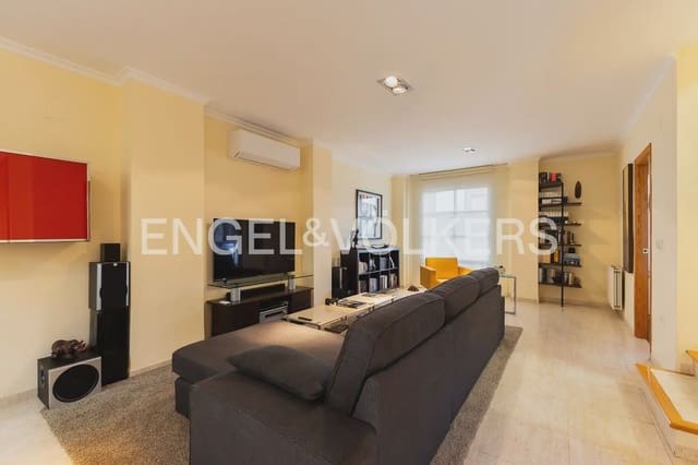 Chalet de 3 habitaciones en Riba-roja de Túria en venta con garaje - 525.000 € (Ref: 10172480)