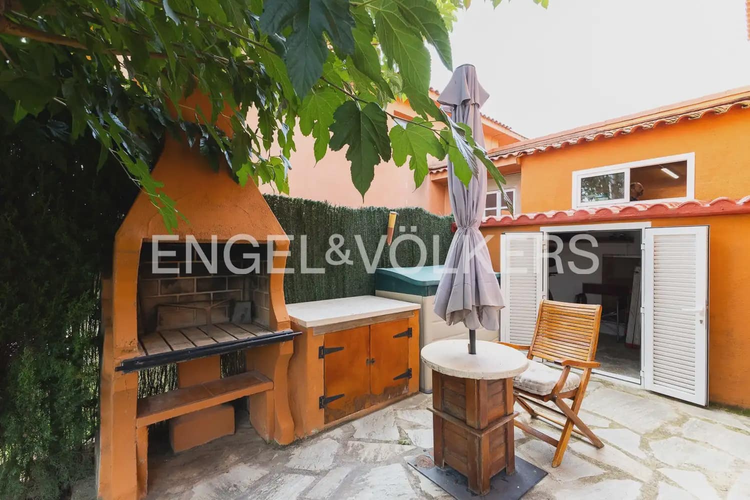 Chalet de 3 habitaciones en Riba-roja de Túria en venta con garaje - 525.000 € (Ref: 10172480)