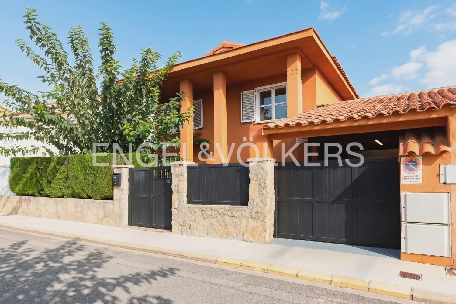 Chalet de 3 habitaciones en Riba-roja de Túria en venta con garaje - 525.000 € (Ref: 10172480)