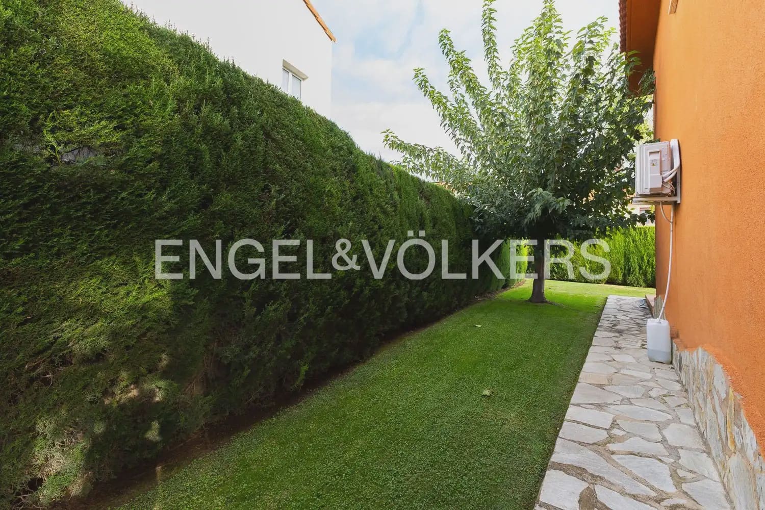 Chalet de 3 habitaciones en Riba-roja de Túria en venta con garaje - 525.000 € (Ref: 10172480)