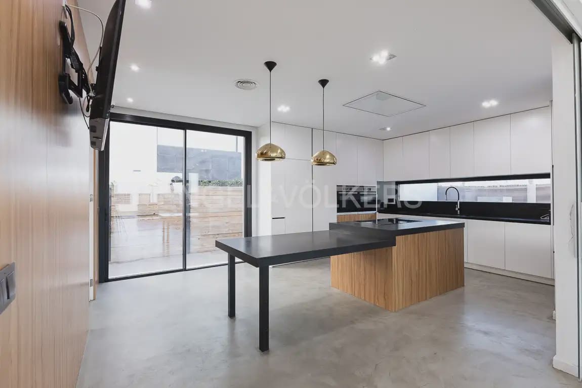 3 soveværelse Villa til leje i Albal med swimmingpool garage - € 3.600 (Ref: 10173001)