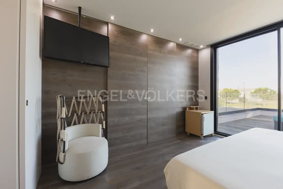 3 soveværelse Villa til leje i Albal med swimmingpool garage - € 3.600 (Ref: 10173001)