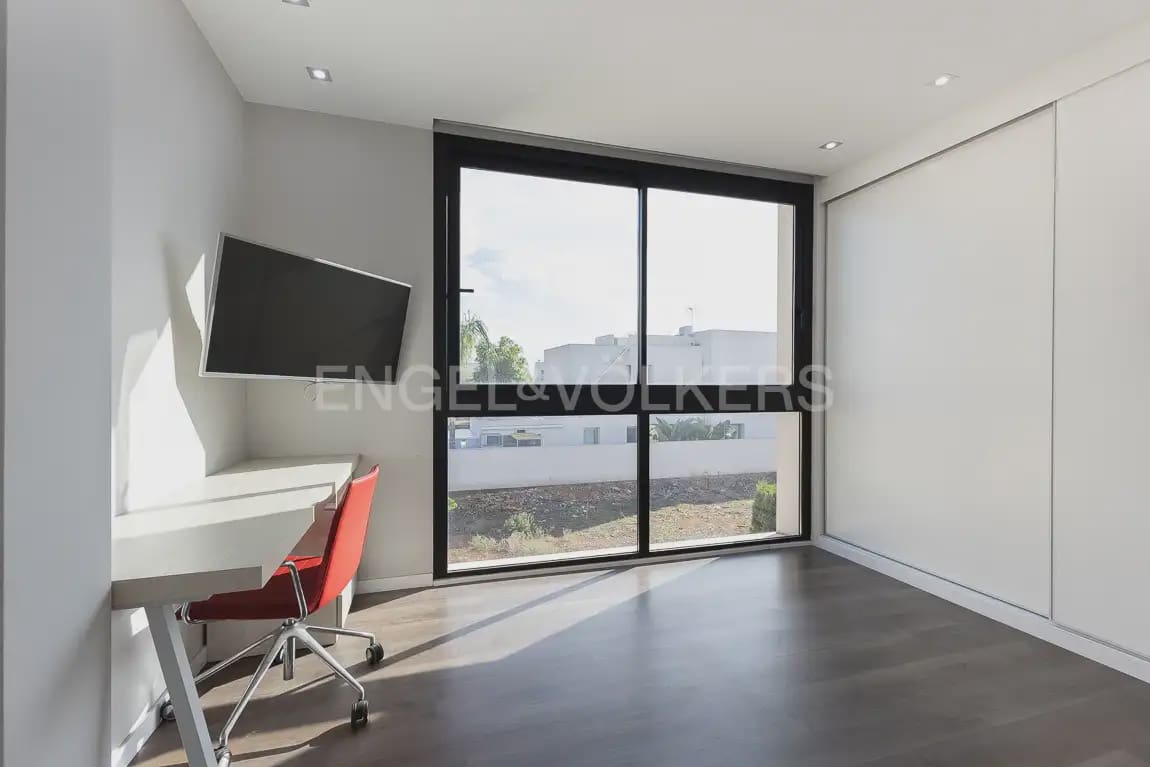 3 soveværelse Villa til leje i Albal med swimmingpool garage - € 3.600 (Ref: 10173001)