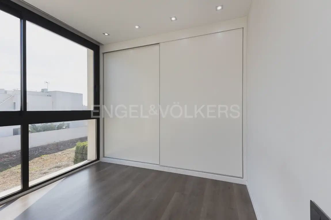 3 soveværelse Villa til leje i Albal med swimmingpool garage - € 3.600 (Ref: 10173001)