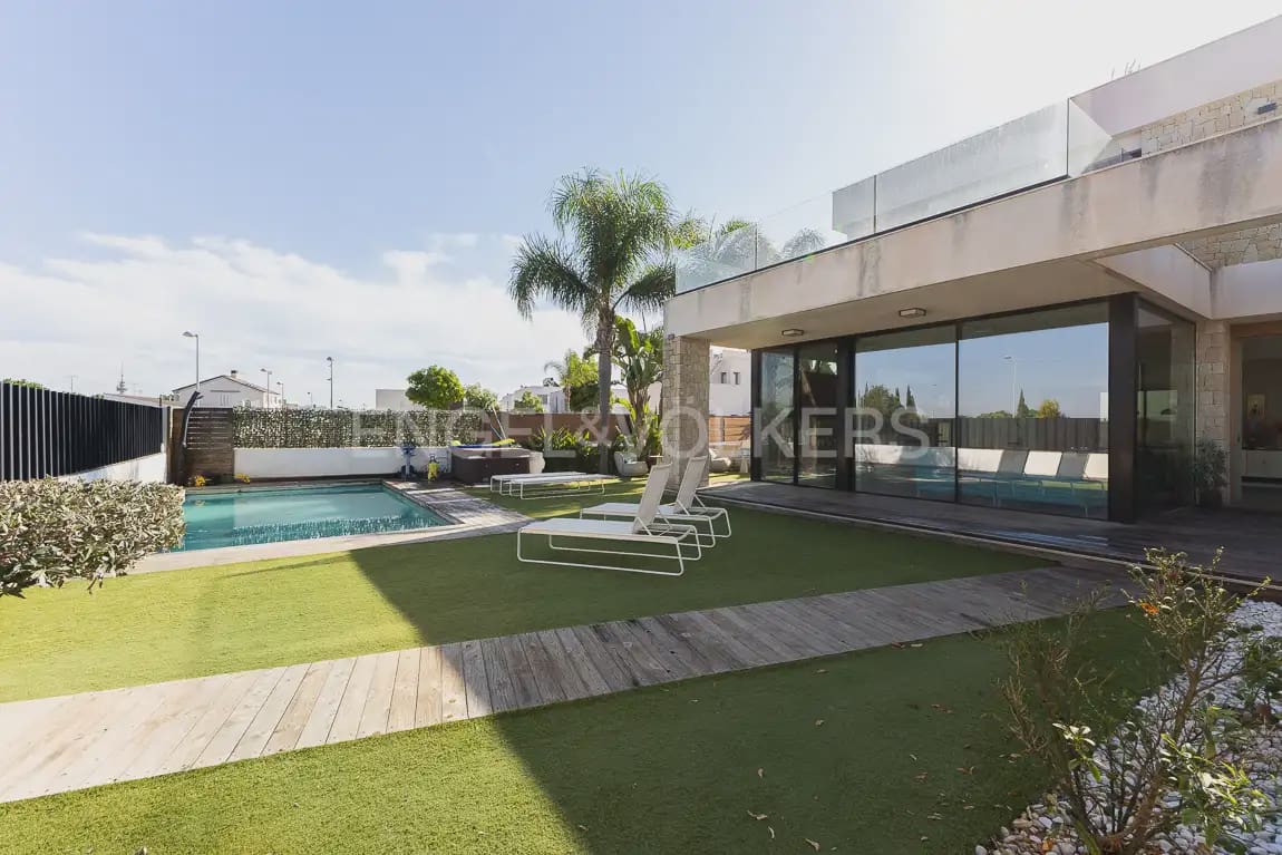 3 soveværelse Villa til leje i Albal med swimmingpool garage - € 3.600 (Ref: 10173001)