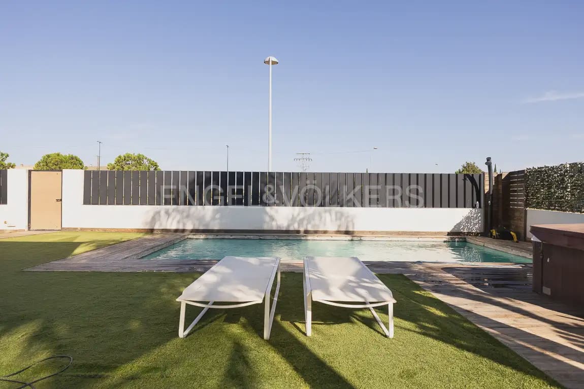 3 soveværelse Villa til leje i Albal med swimmingpool garage - € 3.600 (Ref: 10173001)