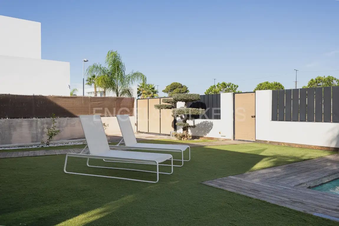 3 soveværelse Villa til leje i Albal med swimmingpool garage - € 3.600 (Ref: 10173001)