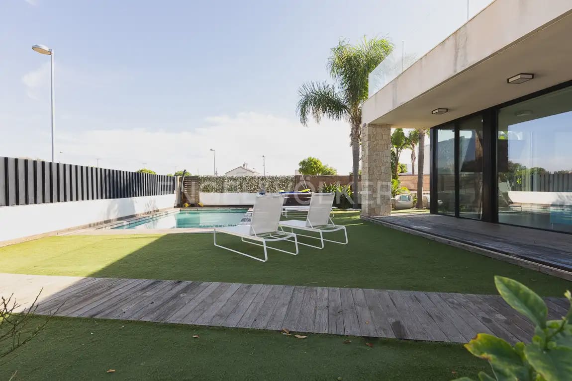 3 soveværelse Villa til leje i Albal med swimmingpool garage - € 3.600 (Ref: 10173001)