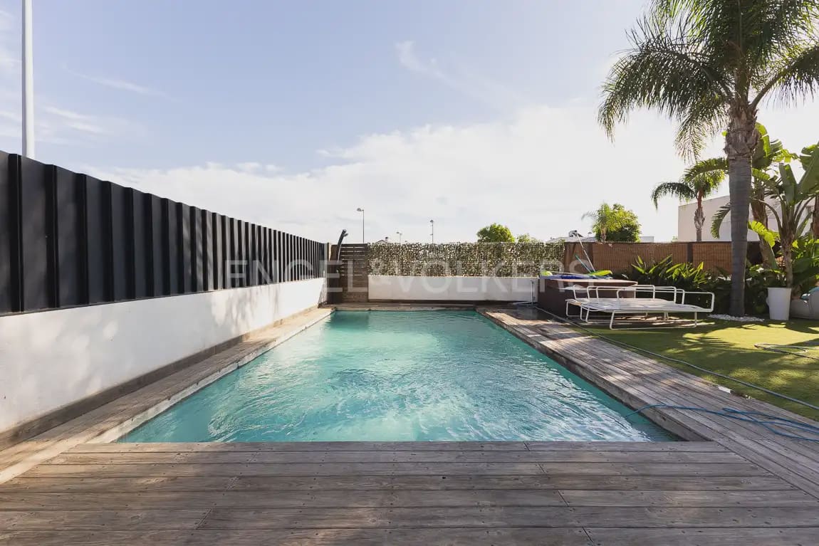 3 soveværelse Villa til leje i Albal med swimmingpool garage - € 3.600 (Ref: 10173001)