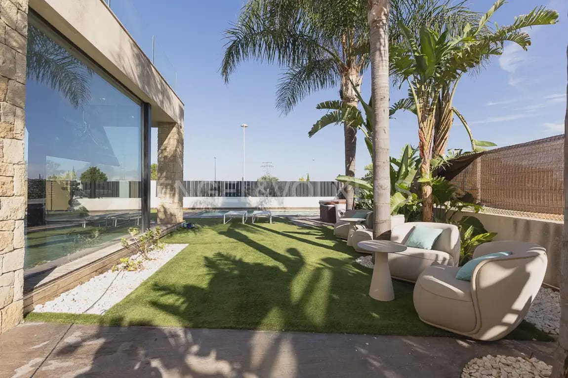 3 soveværelse Villa til leje i Albal med swimmingpool garage - € 3.600 (Ref: 10173001)