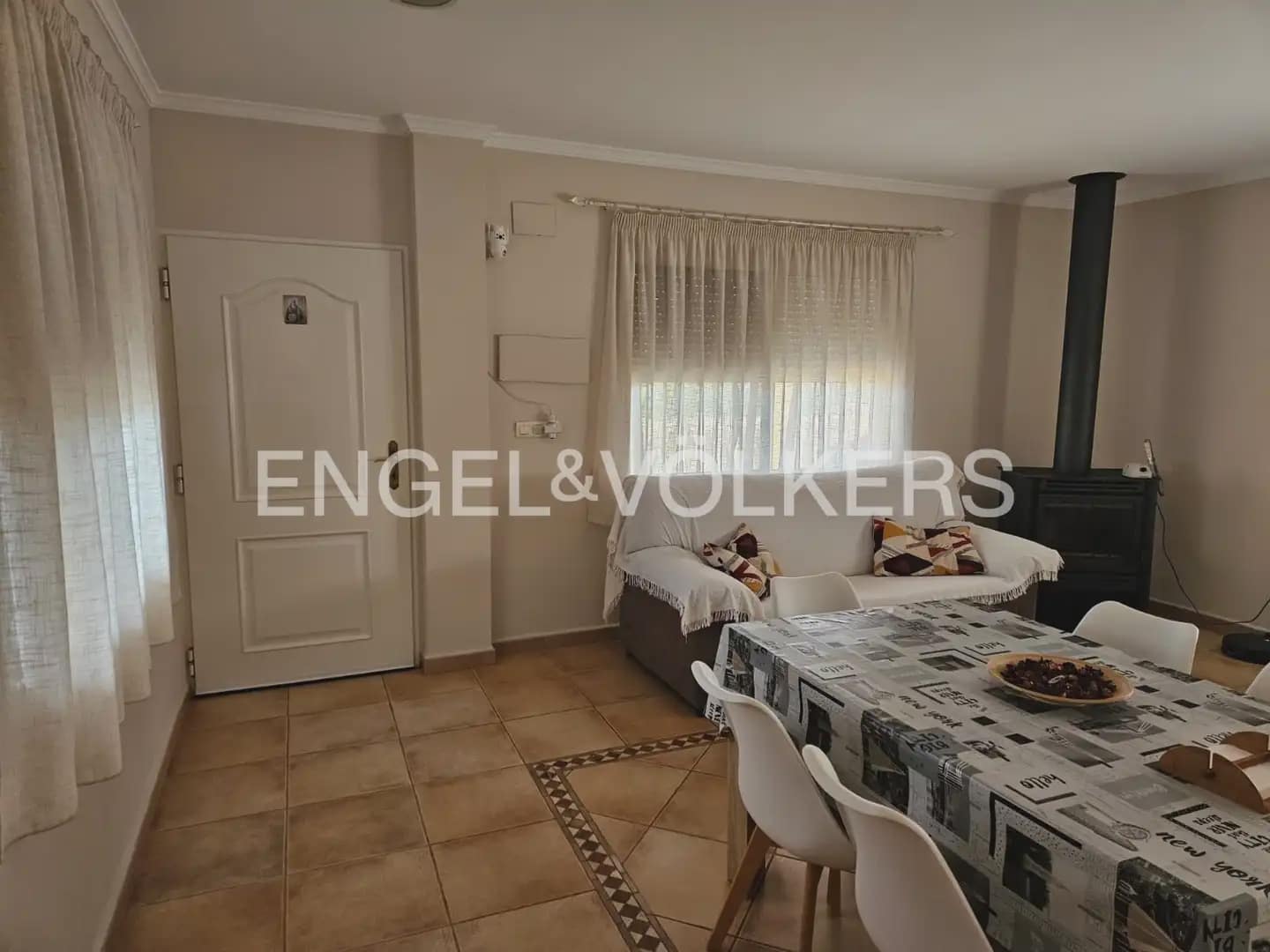 Chalet de 4 habitaciones en Benimodo en alquiler con piscina garaje - 2.000 € (Ref: 10175697)