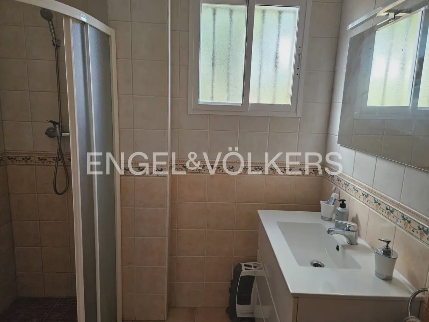 Chalet de 4 habitaciones en Benimodo en alquiler con piscina garaje - 2.000 € (Ref: 10175697)