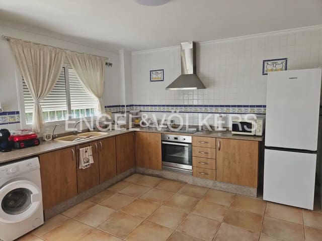 Chalet de 4 habitaciones en Benimodo en alquiler con piscina garaje - 2.000 € (Ref: 10175697)