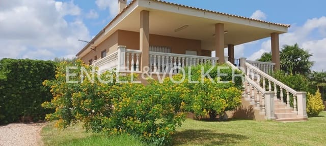 Chalet de 4 habitaciones en Benimodo en alquiler con piscina garaje - 2.000 € (Ref: 10175697)