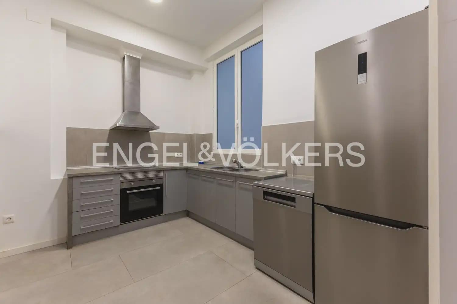4 soverom Leilighet til leie i Valencia by - € 2 200 (Ref: 10175869)