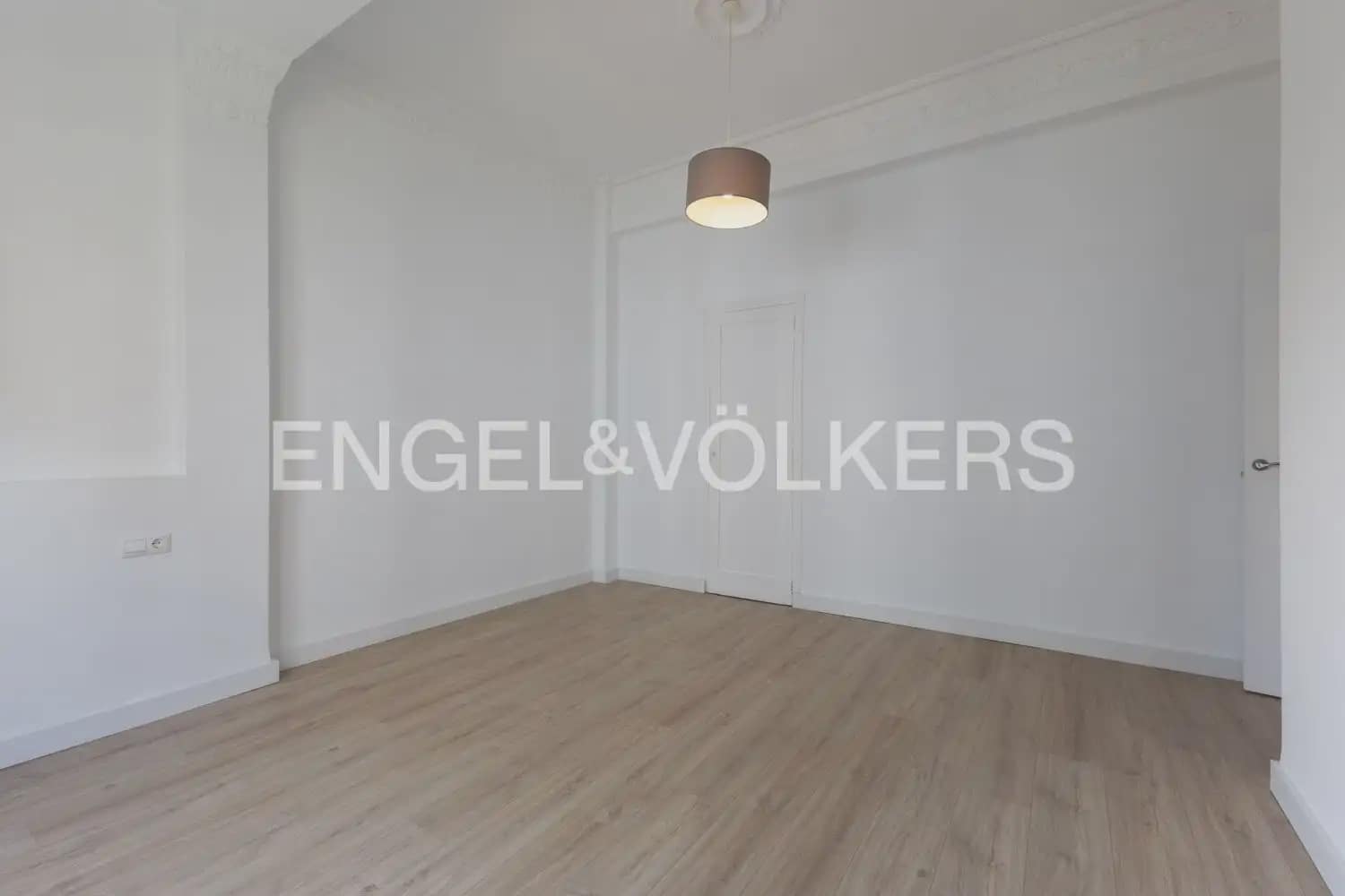 4 soverom Leilighet til leie i Valencia by - € 2 200 (Ref: 10175869)