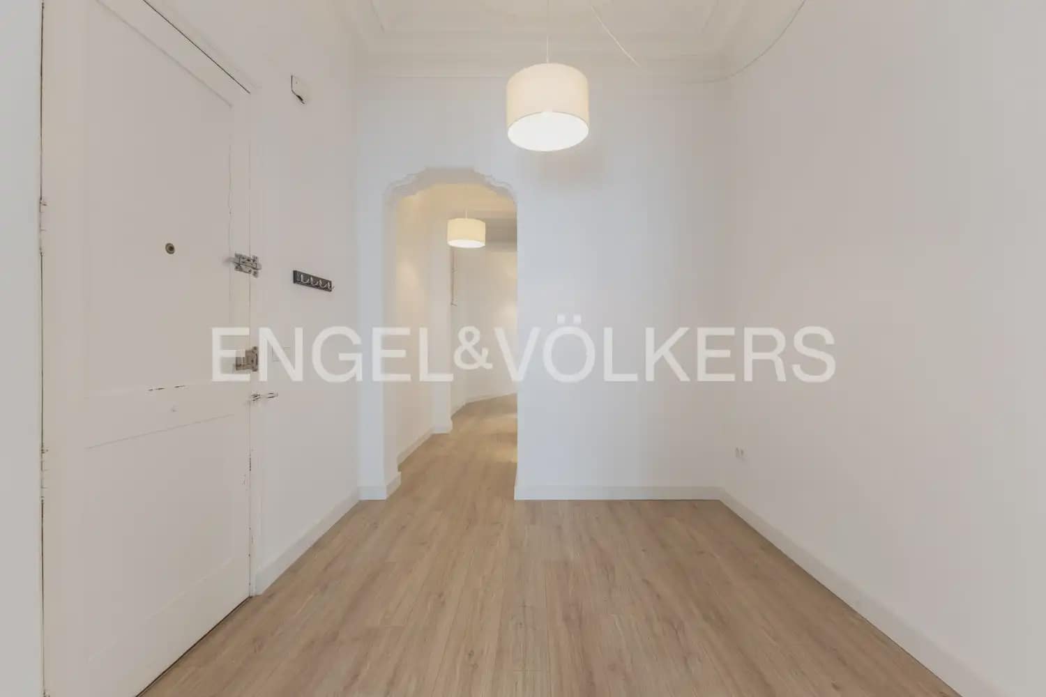4 soverom Leilighet til leie i Valencia by - € 2 200 (Ref: 10175869)