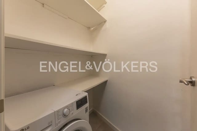 4 soverom Leilighet til leie i La Gran Via, Valencia by - € 2 200 (Ref: 10175869)