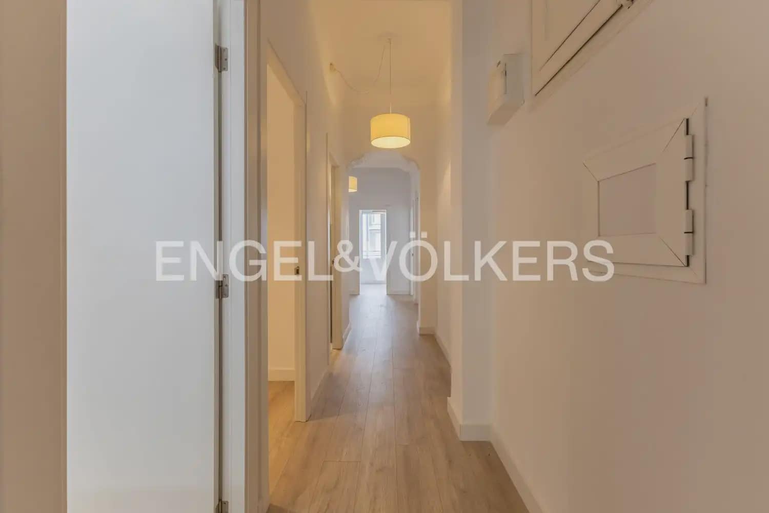 4 soverom Leilighet til leie i Valencia by - € 2 200 (Ref: 10175869)