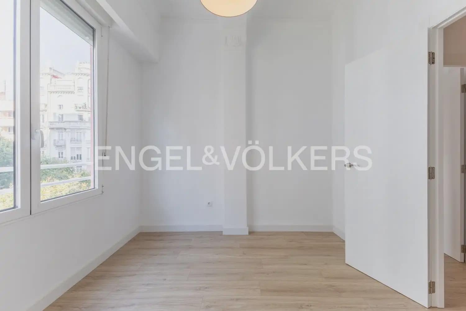 4 soverom Leilighet til leie i Valencia by - € 2 200 (Ref: 10175869)