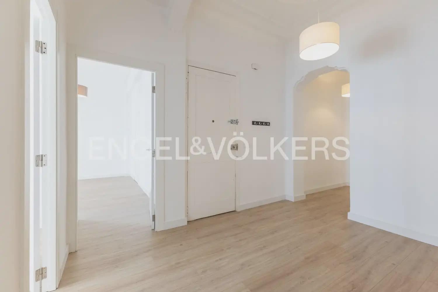4 soverom Leilighet til leie i Valencia by - € 2 200 (Ref: 10175869)