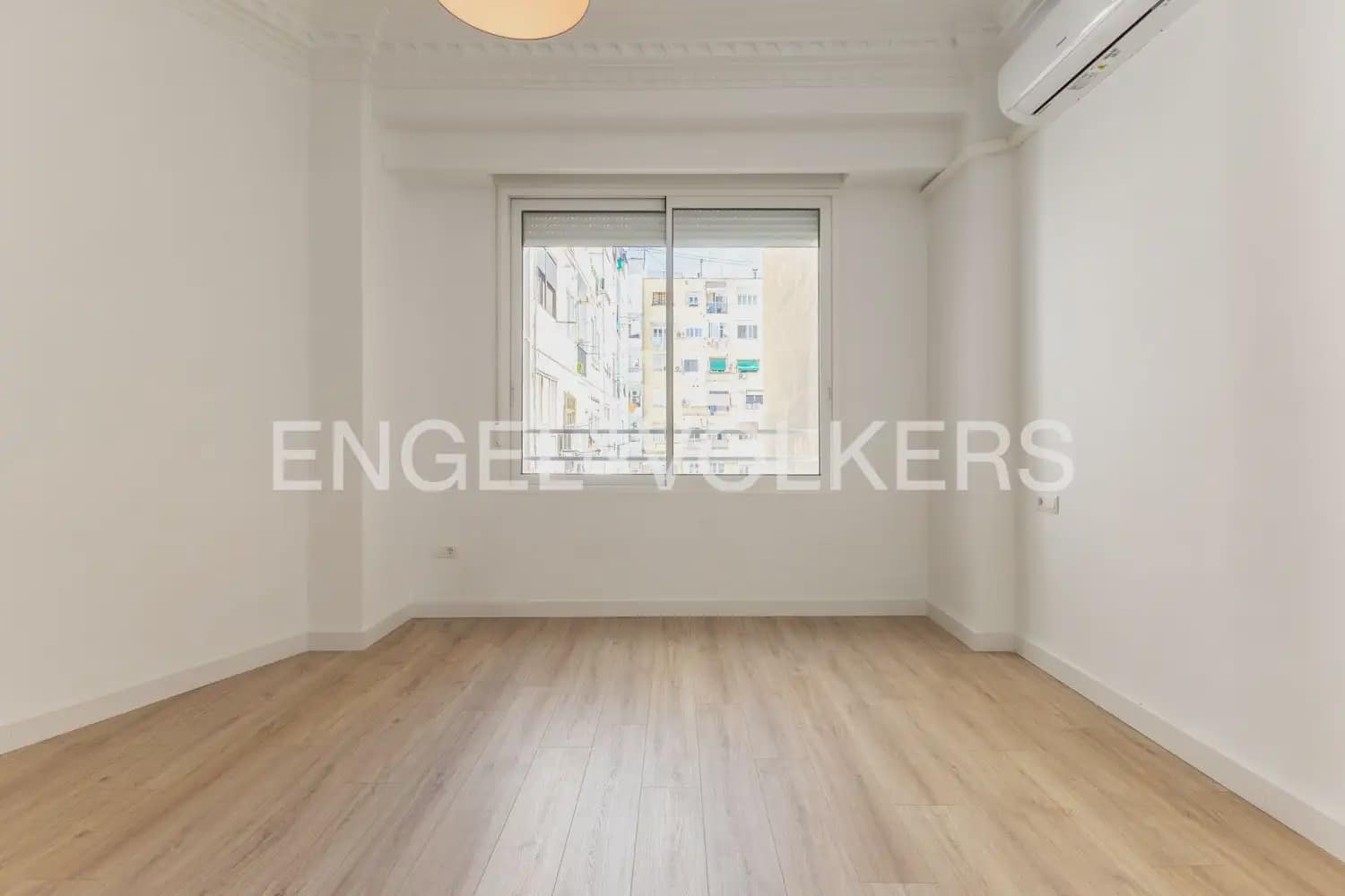 4 soverom Leilighet til leie i Valencia by - € 2 200 (Ref: 10175869)