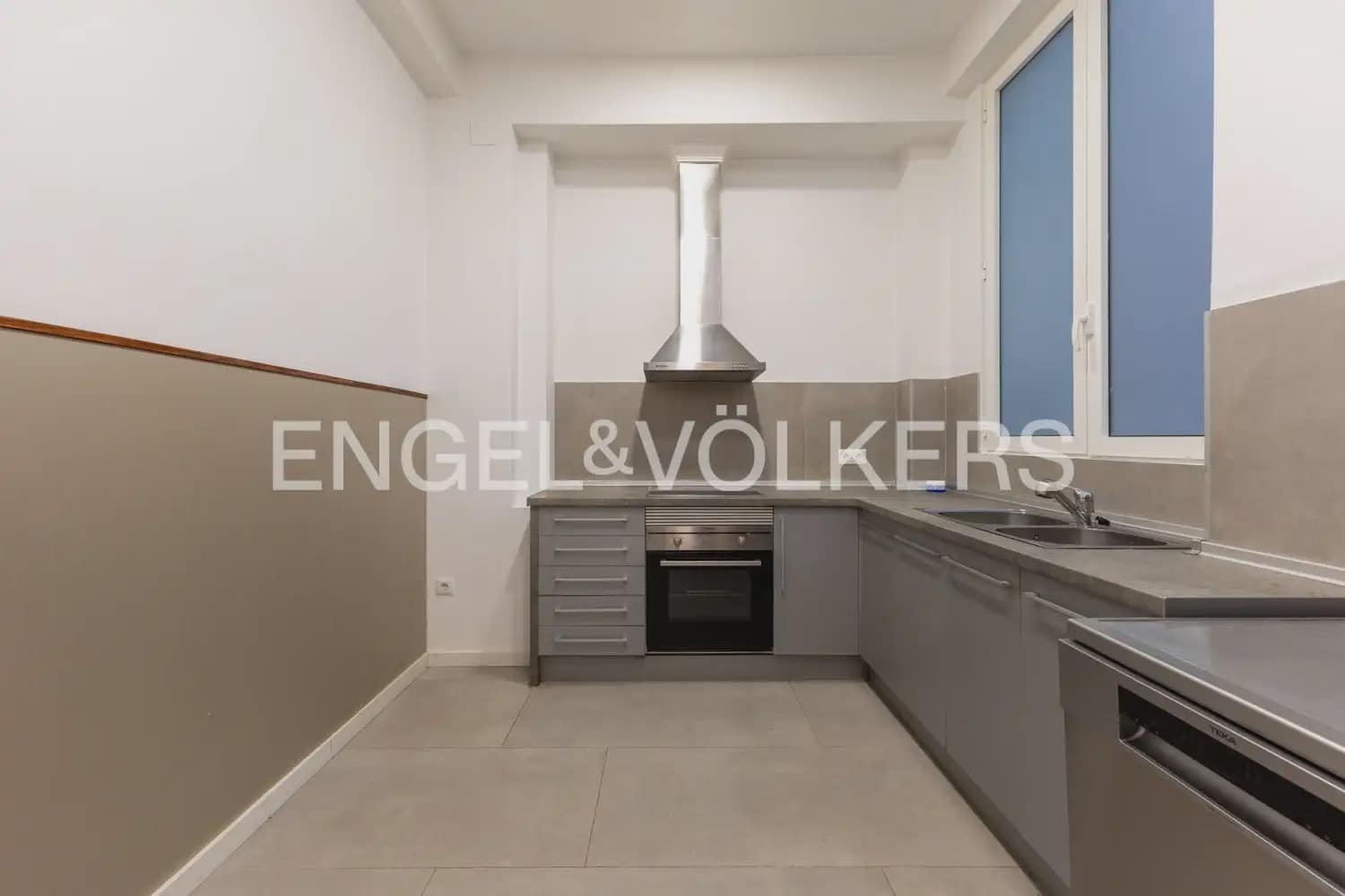 4 soverom Leilighet til leie i Valencia by - € 2 200 (Ref: 10175869)