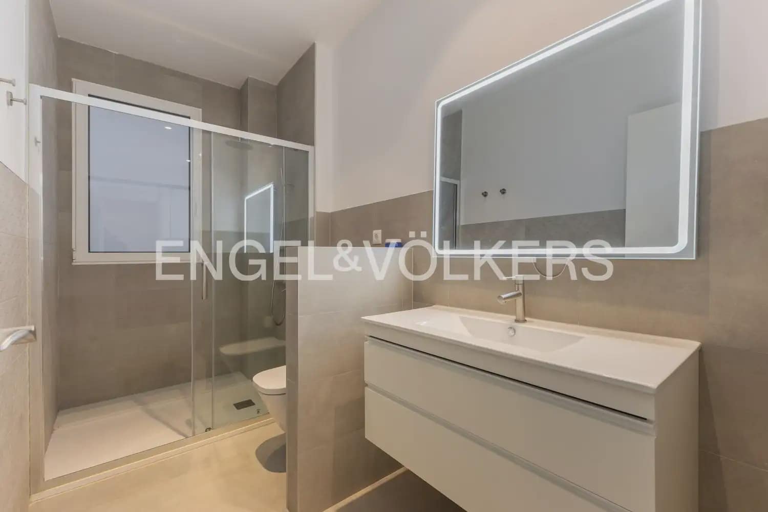 4 soverom Leilighet til leie i Valencia by - € 2 200 (Ref: 10175869)