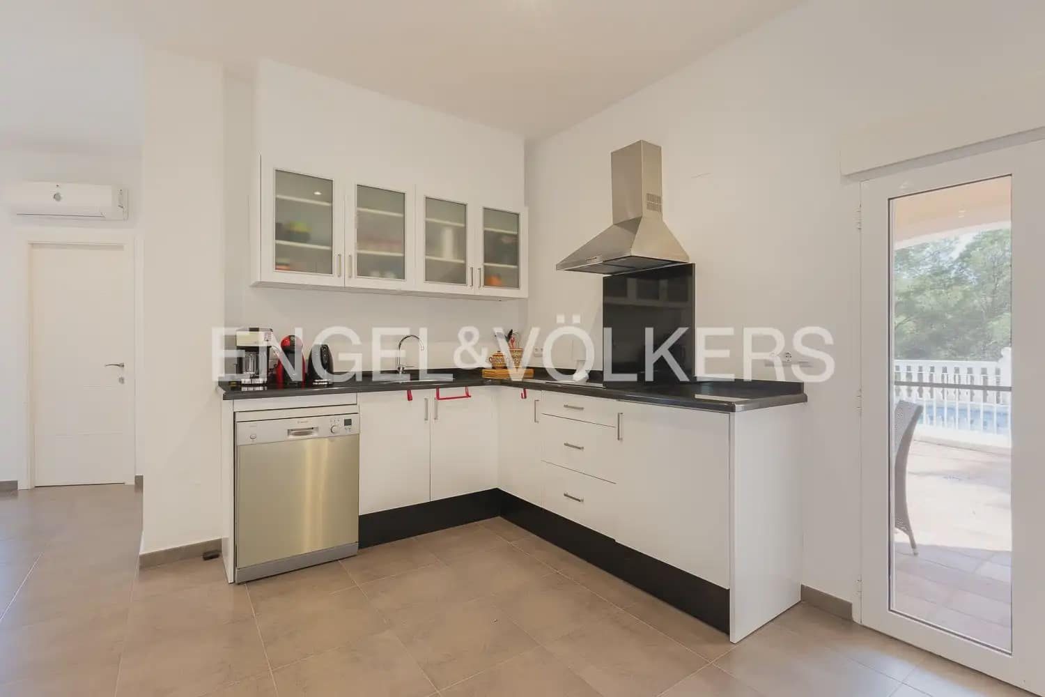 7 slaapkamer Villa te koop in Pedreguer met zwembad garage - € 940.000 (Ref: 10175999)