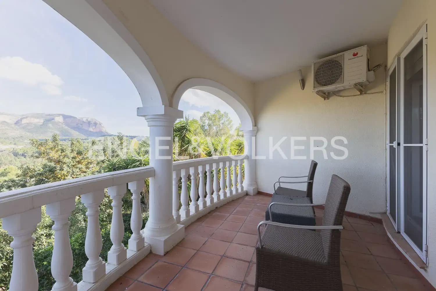 7 slaapkamer Villa te koop in Pedreguer met zwembad garage - € 940.000 (Ref: 10175999)