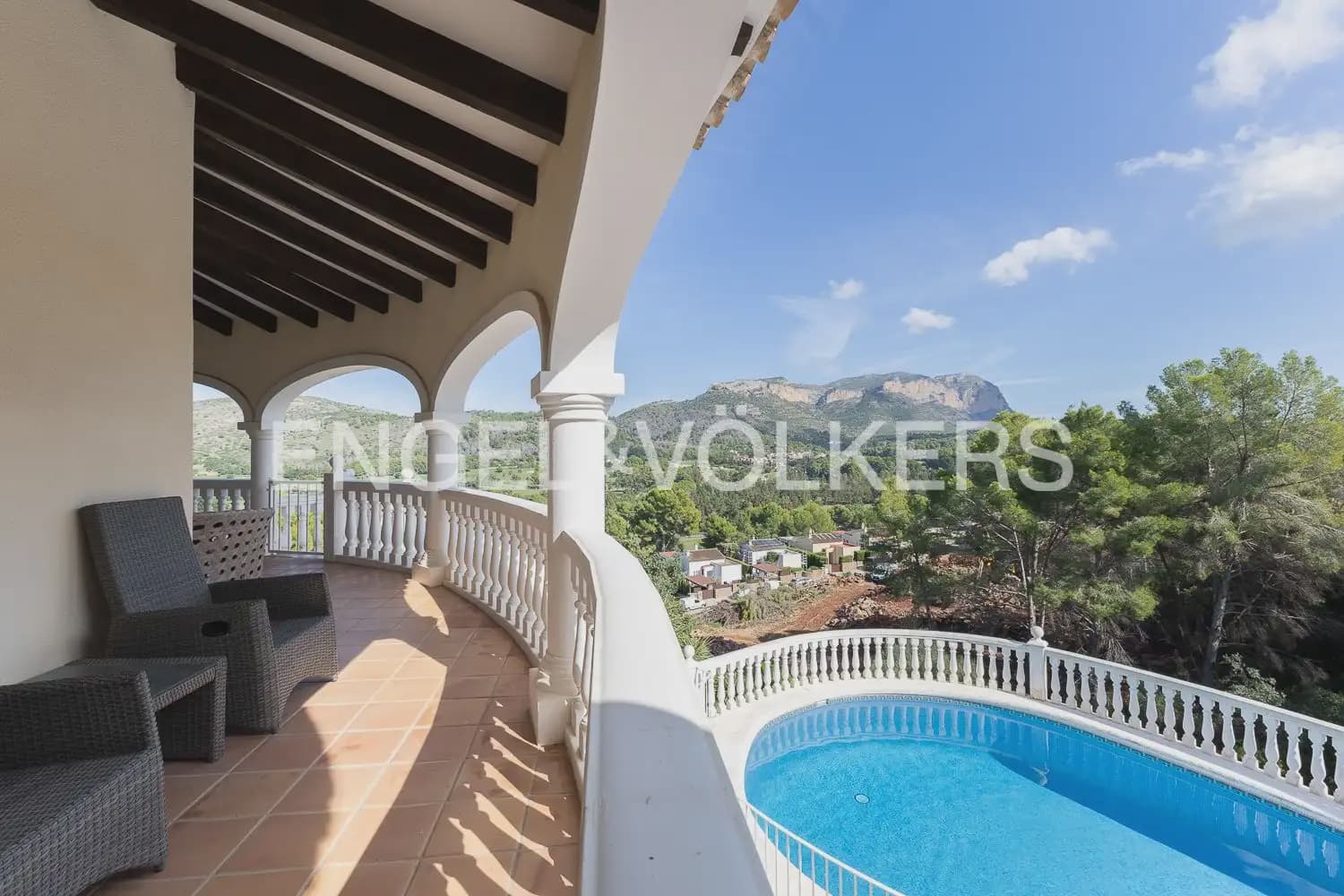 7 slaapkamer Villa te koop in Pedreguer met zwembad garage - € 940.000 (Ref: 10175999)