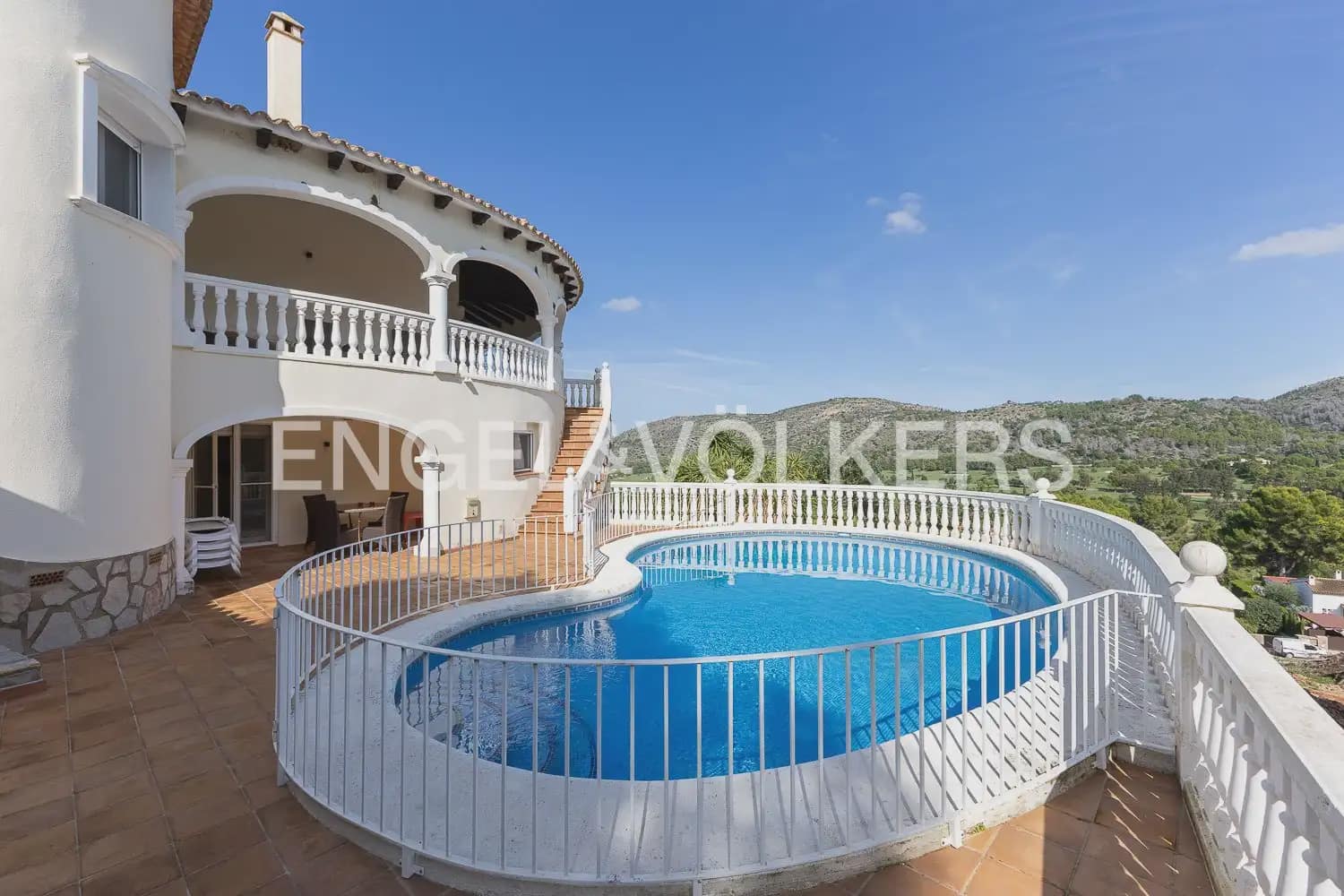 7 slaapkamer Villa te koop in Pedreguer met zwembad garage - € 940.000 (Ref: 10175999)