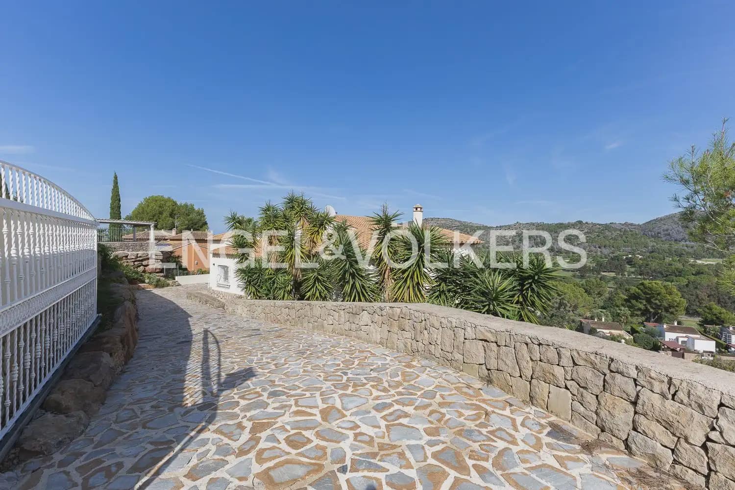 7 slaapkamer Villa te koop in Pedreguer met zwembad garage - € 940.000 (Ref: 10175999)