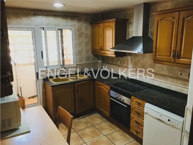 3 Zimmer Reihenhaus zu vermieten in Moncada - 1.800 € (Ref: 10177415)