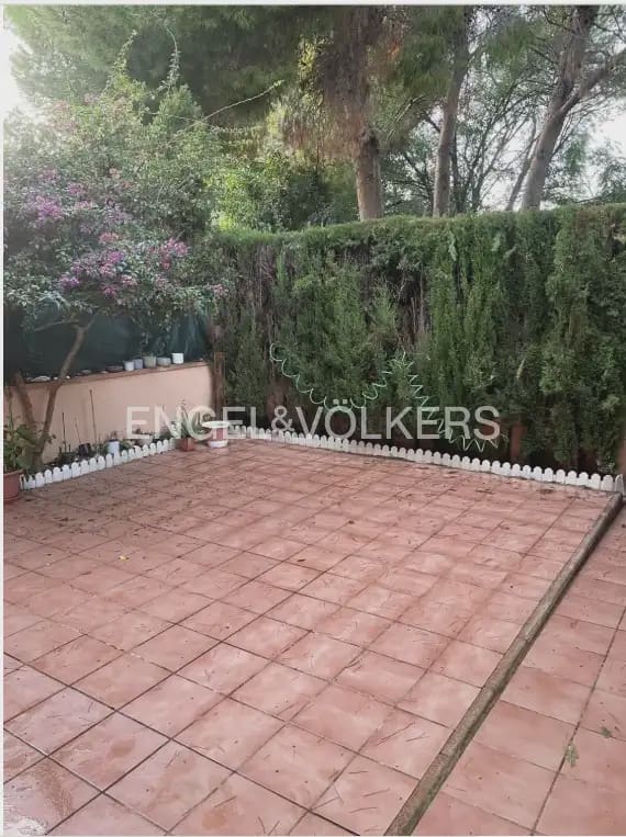 3 Zimmer Reihenhaus zu vermieten in Moncada mit Pool Garage - 1.800 € (Ref: 10177415)