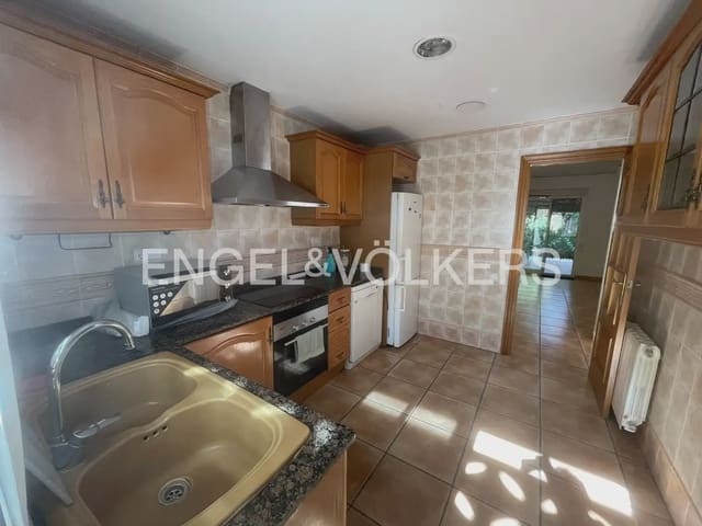 3 Zimmer Reihenhaus zu vermieten in Moncada - 1.800 € (Ref: 10177415)