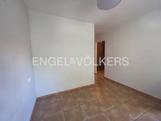 3 Zimmer Reihenhaus zu vermieten in Moncada - 1.800 € (Ref: 10177415)