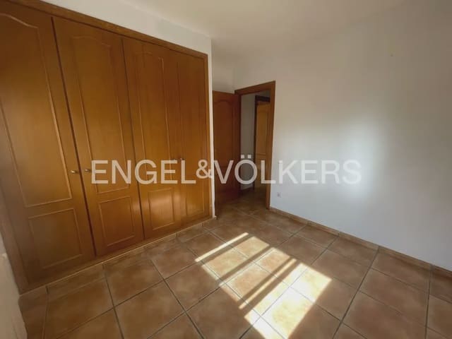 3 Zimmer Reihenhaus zu vermieten in Moncada - 1.800 € (Ref: 10177415)