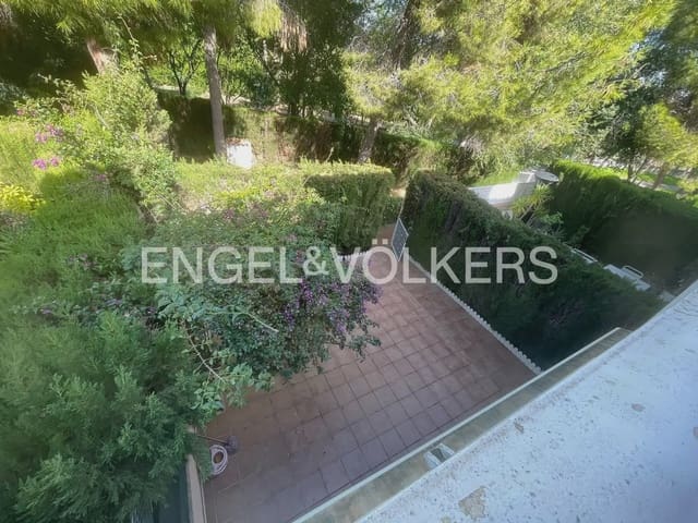 3 Zimmer Reihenhaus zu vermieten in Moncada - 1.800 € (Ref: 10177415)