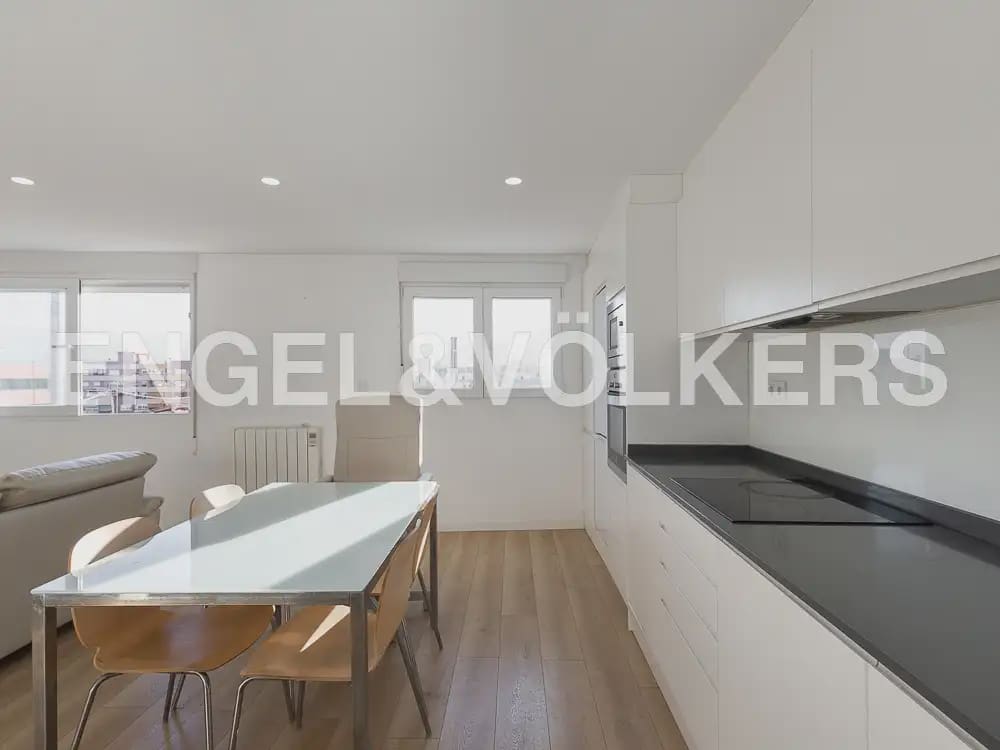 2 bedroom Flat for rent in Valencia city - € 1,500 (Ref: 10179295)