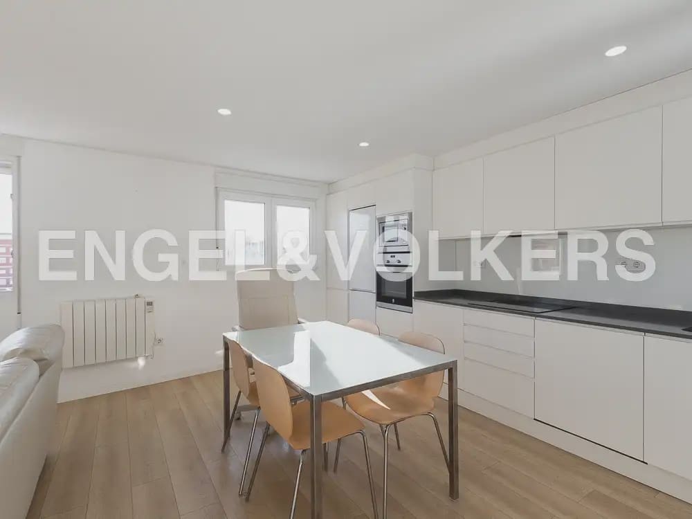 2 bedroom Flat for rent in Valencia city - € 1,500 (Ref: 10179295)