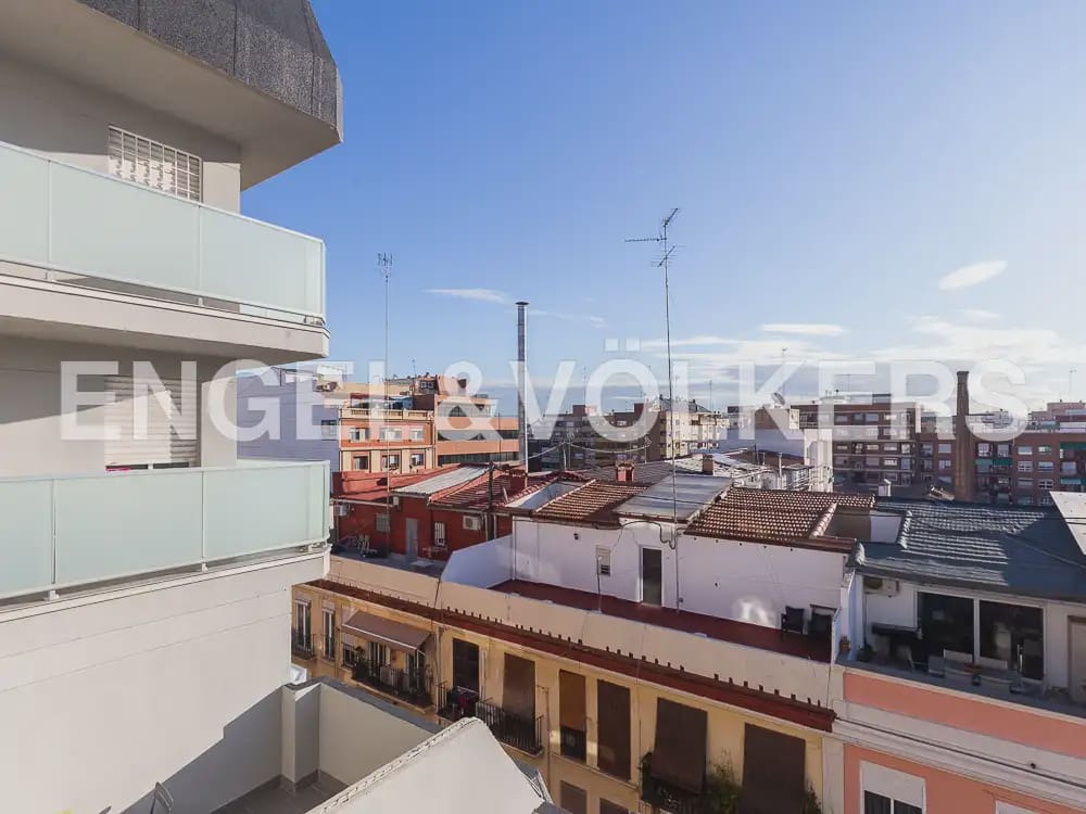 2 bedroom Flat for rent in Valencia city - € 1,500 (Ref: 10179295)
